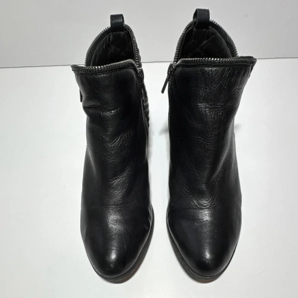 Lucky Brand Black Leather Ankle Bootie with Zipper and Textured Heel‎ Accent